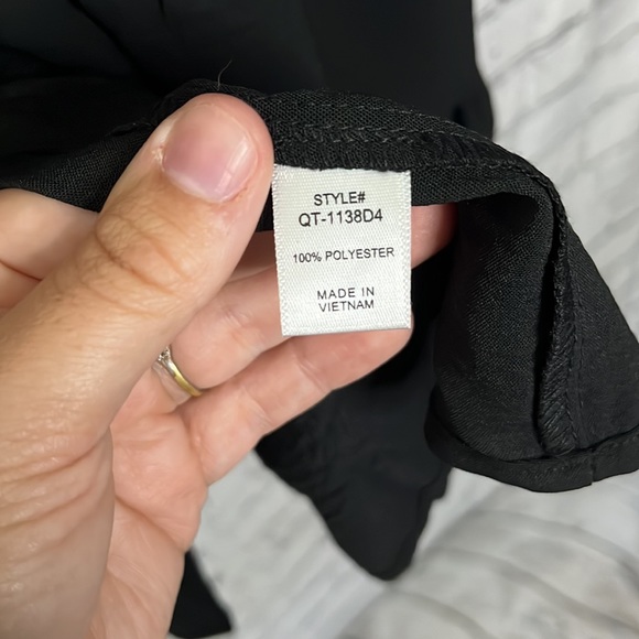 Zenana Black Layered Hem Ruffle Cap Sleeve Blouse - Picture 5 of 5